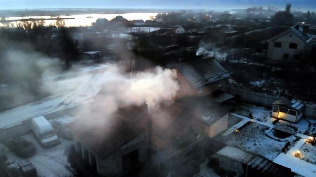 как дымит торфяной брикет смотреть онлайн