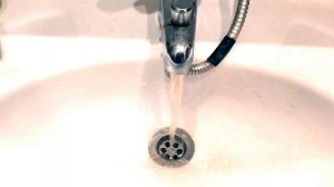 Звуки Ржавой Воды Из Крана. Шум льющейся воды в  раковину в течении часа