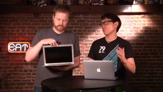 Quick Look at the Apple MacBook Air (Mid-2011) смотреть онлайн