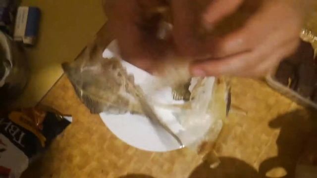 Как почистить вяленую камбалу. Простой способ почистить рыбу к пиву. От канала Мы из Краснодара смотреть онлайн