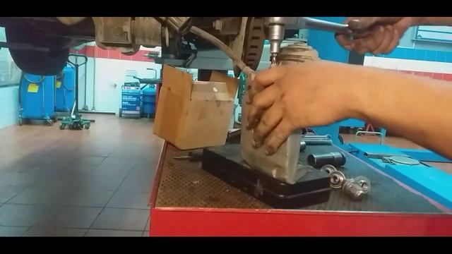 HOW TO REPLACE REAR BRAKE PADS HAVAL H9 (Electronic Parking Brake ) смотреть онлайн