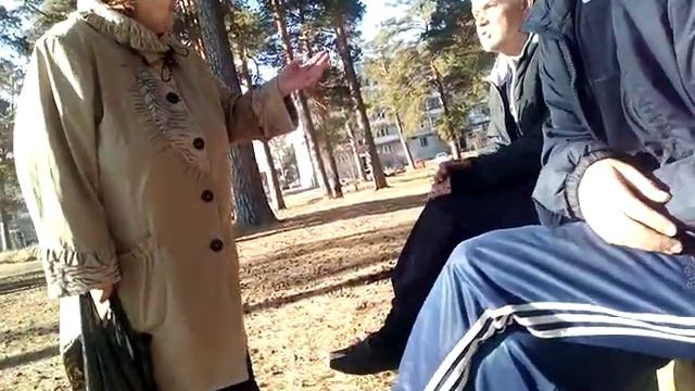 бабка ругается на алкашей смотреть онлайн