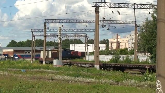 Тепловоз 2ТЭ116к с грузовым смотреть онлайн