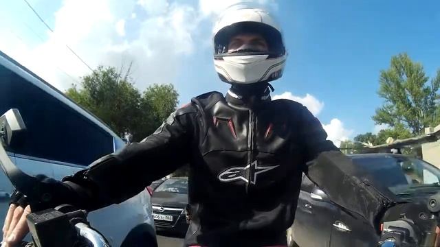 На мото сквозь пробки безопасно смотреть онлайн