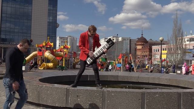 Как снимали популярный в интернете ролик про закрытие ТЦ "Гуливер" в Барнауле смотреть онлайн