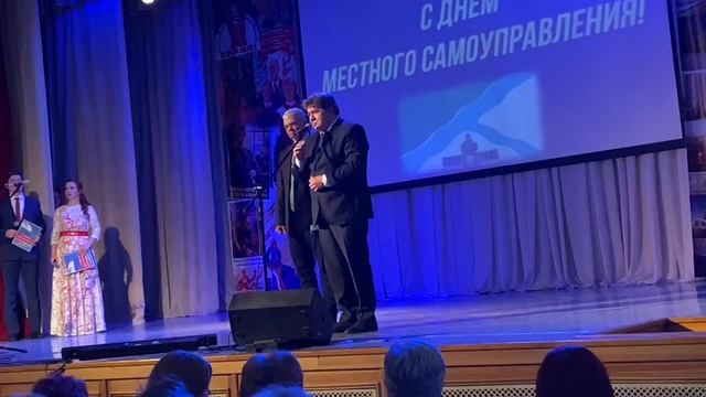 Мэр Бердска Шестернин обозначил задачи муниципалитета во время профессионального праздника смотреть онлайн