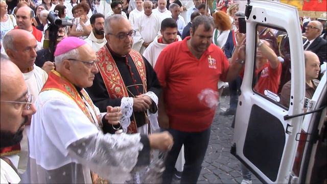Alzata del Panno e arrivo Relique di Santa Trofimena a Passiano - 1 смотреть онлайн