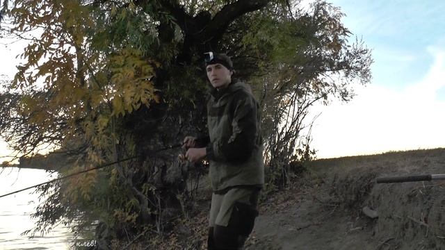 Первая крупная ЩУКА в октябре! Осенняя рыбалка в Астрахани! смотреть онлайн