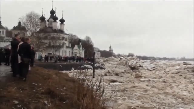 Великий Устюг.Ледоход 2016.Жесть смотреть до конца! смотреть онлайн