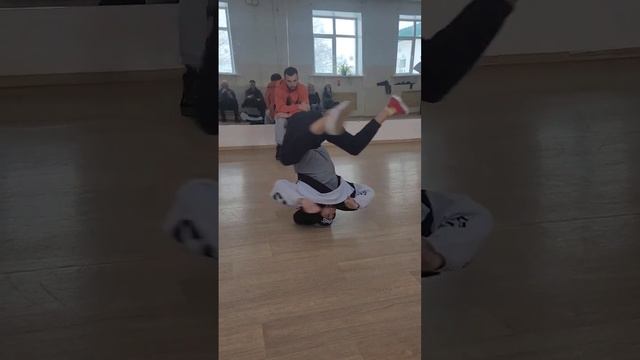 break dance battle. girl power. Брейк-данс баттл. смотреть онлайн