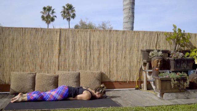 TFCC Tear Therapy - Modified Locust Stretch combines wrist rotation with elbow extension смотреть онлайн