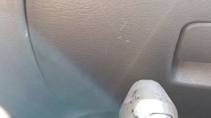 ПЫТАЮСЬ УБРАТЬ ЦАРАПИНЫ НА ПЛАСТИКЕ АВТОМОБИЛЯ