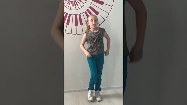 Песня крабика Себастьяна "На глубине" Дарья Жигулина (8 лет) смотреть онлайн