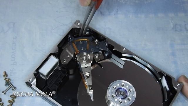 Как разобрать Жесткий Диск Maxtor D740X-6L смотреть онлайн