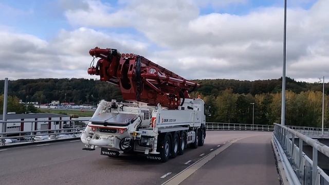 ROX JXRZ50 on VOLVO FMX смотреть онлайн