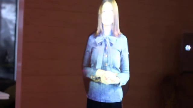 Интерактивный манекен в ресторане 