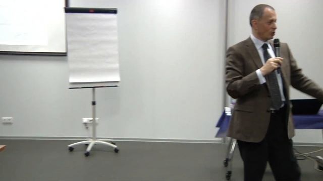 Чем руководитель отличается от подчиненного? смотреть онлайн