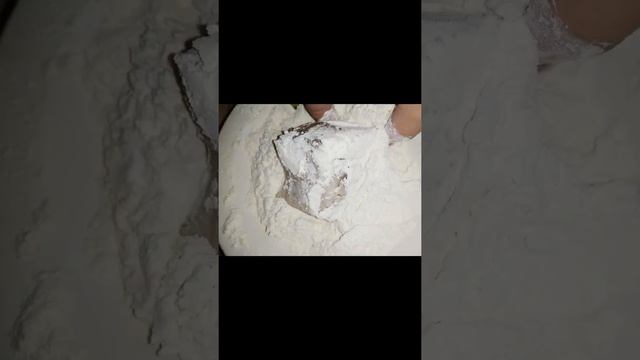 жареная треска в муке. смотреть онлайн