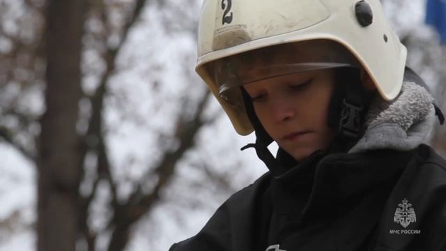 МЧС России поздравляет с Днем знаний смотреть онлайн