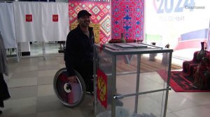 Маломобильный житель с. Дылым Магомедариф Абужанатов на голосовании 17.03.2024