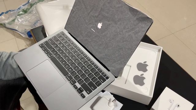 MacBook Air M1 Unboxing??