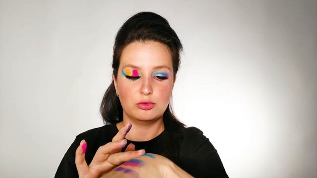 10 мейков одной палеткой | BY BEAUTY BAYBRIGHT, 16 цветов смотреть онлайн