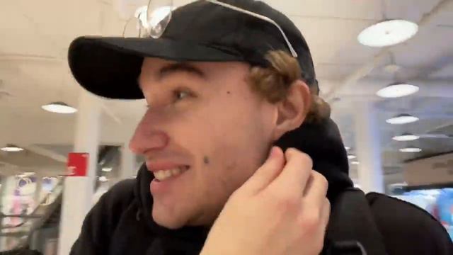 Акулич поцеловала Кореша | Koreshzy