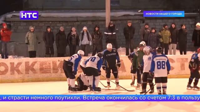 Продолжается первенство города Ирбита по хоккею среди взрослых команд смотреть онлайн