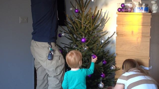 Наряжаем ёлку! смотреть онлайн