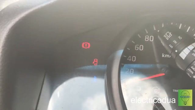 Замена улитки ( рулевого шлейфа ) ниссан нв200 2012 и сброс ошибки подушки безопасности Nissan NV20 смотреть онлайн