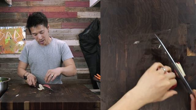 Chef vs Sushi Knife Cutting Vegetables смотреть онлайн