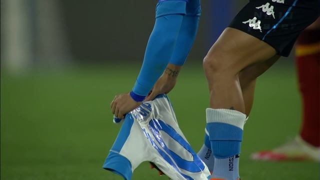 When The Football World Pays Tribute to Maradona смотреть онлайн