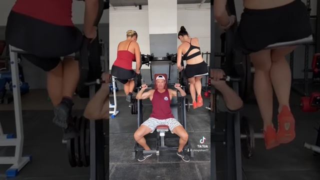 Когда ленишься нагружать блины на хамер ☝️?? смотреть онлайн