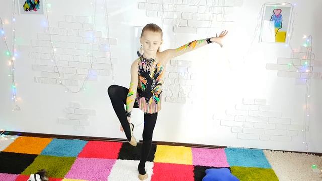 Майкл УМЕЕТ ГОВОРИТЬ? ?Гимнастический ДЕД МОРОЗ и его задания / Художественная гимнастика смотреть онлайн