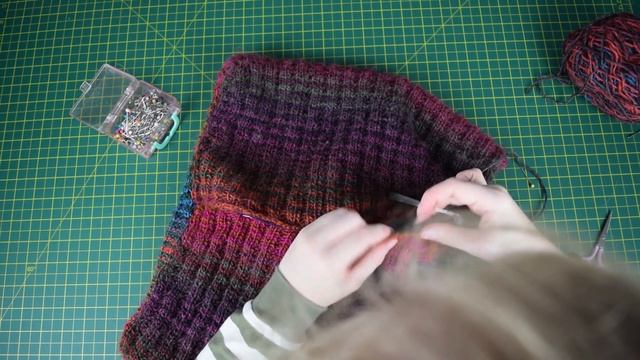 Easy How to Sew a Zip into your Knitting смотреть онлайн