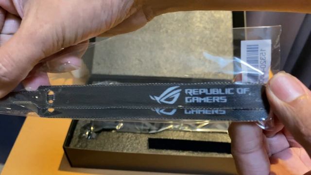 Asus Strix RTX 3090 Unboxing смотреть онлайн