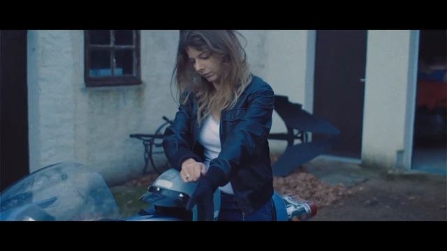 Девушка с Мотоциклом. The Girl with a Motorcycle. смотреть онлайн