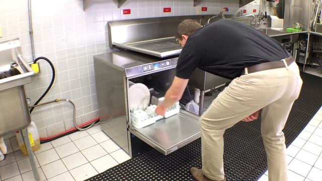 Hobart LXe Undercounter Dishmachine Operation смотреть онлайн
