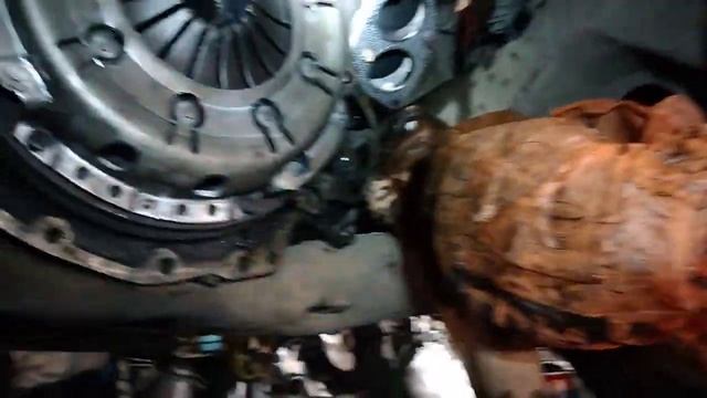 Замена сцепления. снятие МКПП. AUDI 100 C4. 2.0