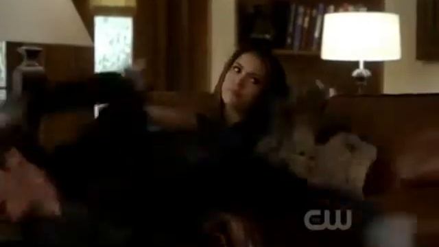 Горячие танцы Деймона и Елены смотреть онлайн