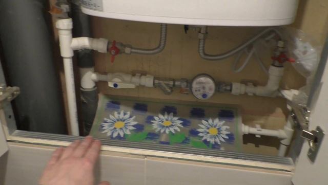 Оформление проёма в фальш-стене для водонагревателя мебельными фасадами смотреть онлайн