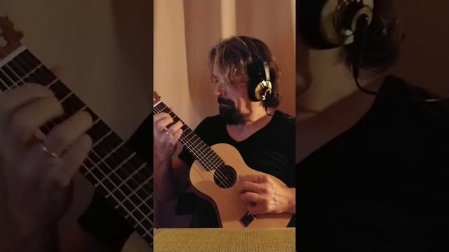Who wants to live forever on Yamaha guitarlele смотреть онлайн