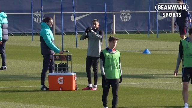 Barcelona train ahead of HUGE Manchester United Europa League knockout match смотреть онлайн