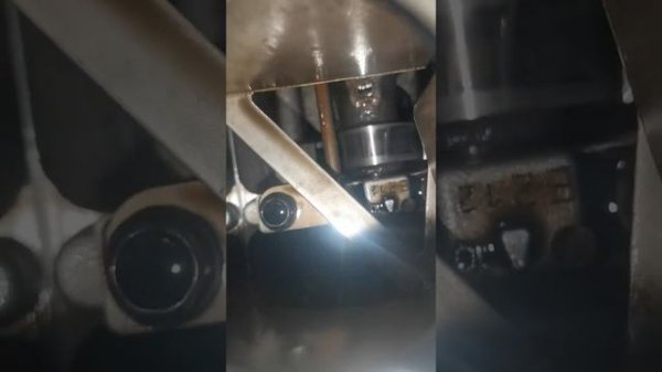 заливал eneos 5w40, заменил на идумитсу 5w30 дизель, всё чисто