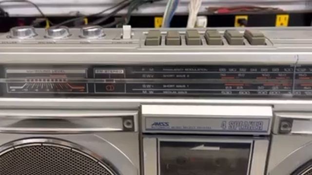 Sanyo M 9935K Boombox смотреть онлайн
