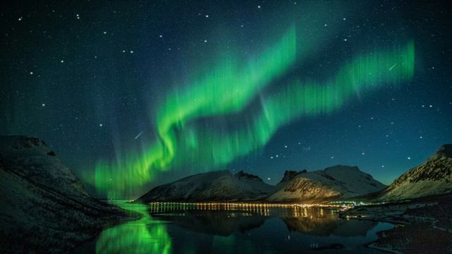 Aurora Borealis & Northern Lights Music 🔵 Ambient Sounds and Relaxing Music | Calmin Grounded смотреть онлайн