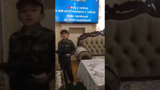 6 летный мальчик поёт Смуглянка смотреть онлайн