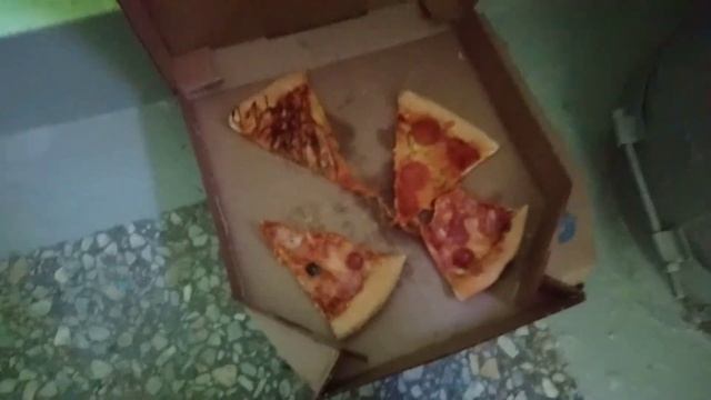 Domino's Pizza отправлена на помойку смотреть онлайн