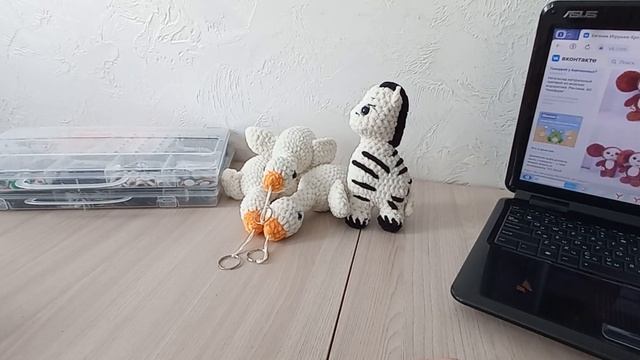 связала за неделю 15 игрушек #мальчики_зайчики смотреть онлайн