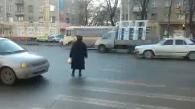 Бабка-регулировщица смотреть онлайн